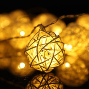 Guirlande de Noël lumineuse en rotin