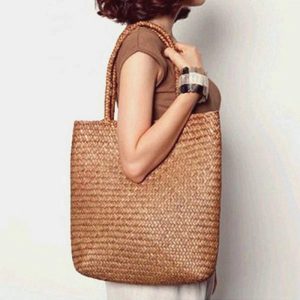 Panier à bandoulière en rotin fait à la main